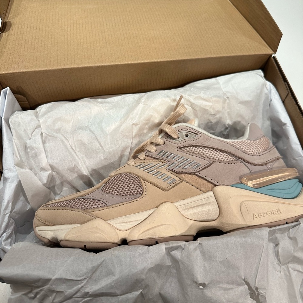 New balance 9060 - ivory beige pink